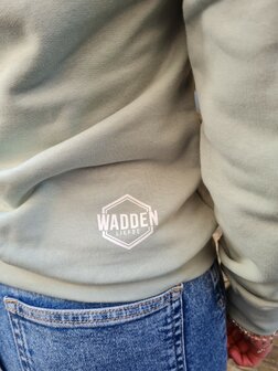 Sage groene hoodie, model slim fit.