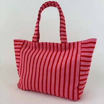 roze met rode shopper