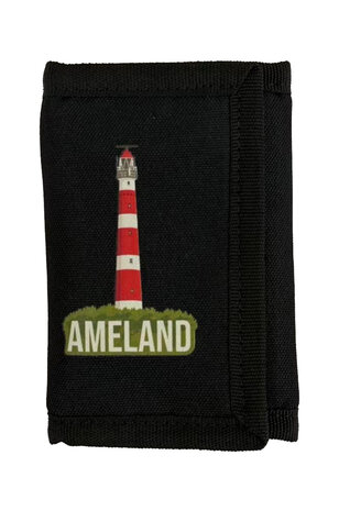 Zwarte Ameland-portemonnee m-witte rode vuurtoren en groene tekst AMELAND op de voorkant